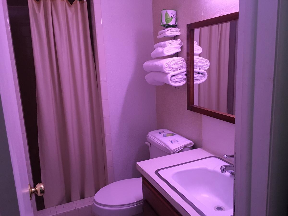 Skyliner Motel Stroud Eksteriør bilde