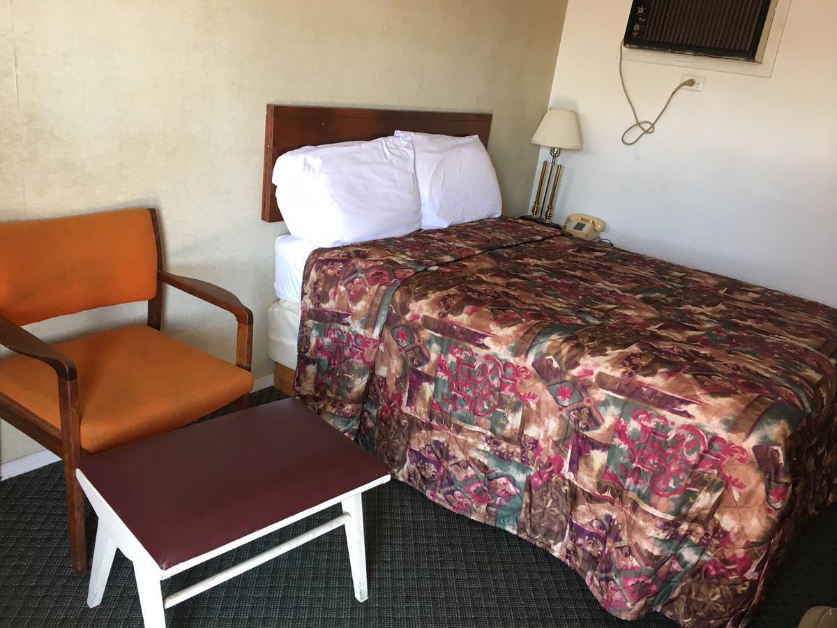 Skyliner Motel Stroud Eksteriør bilde
