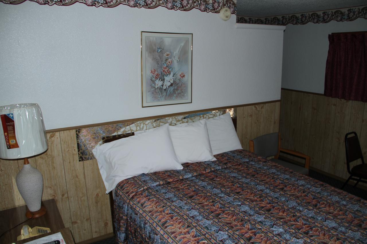 Skyliner Motel Stroud Eksteriør bilde