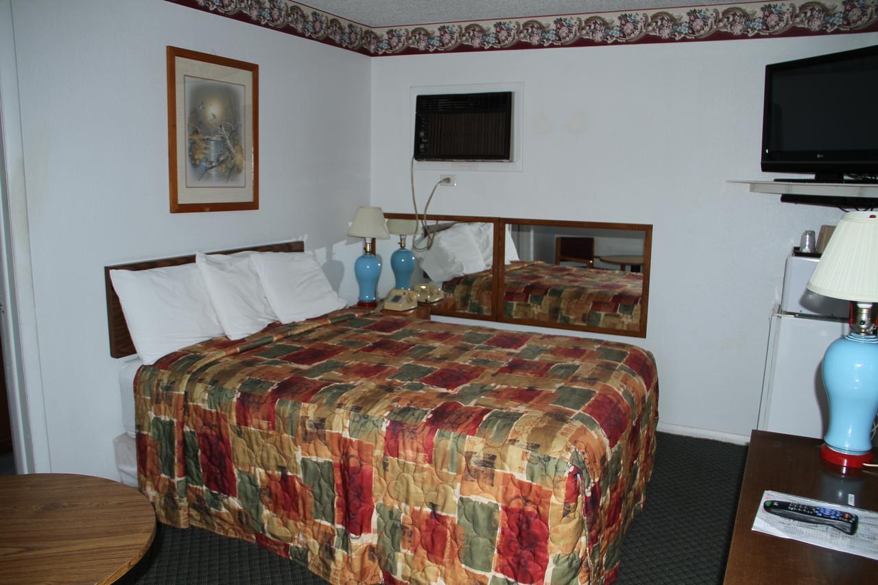Skyliner Motel Stroud Eksteriør bilde