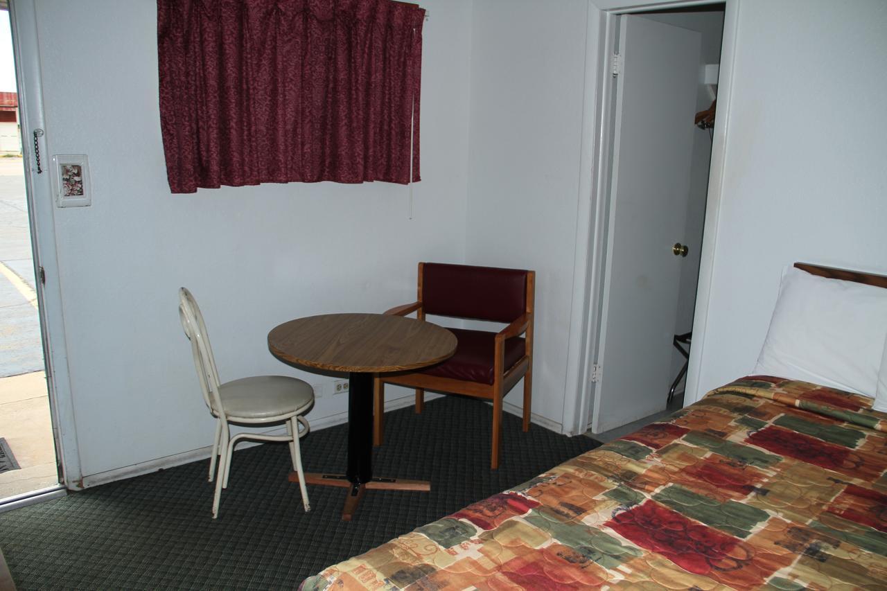 Skyliner Motel Stroud Eksteriør bilde