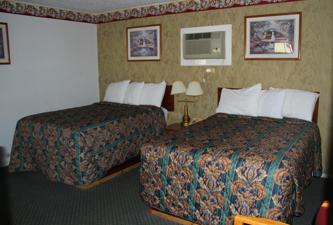 Skyliner Motel Stroud Eksteriør bilde